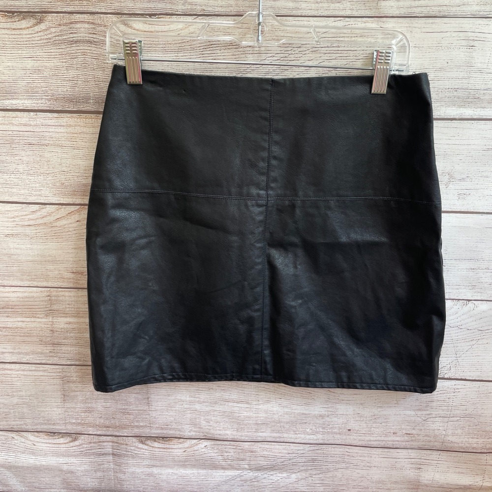 GREY LAB VEGAN‎ LEATHER MINI SKIRT IN BLACK